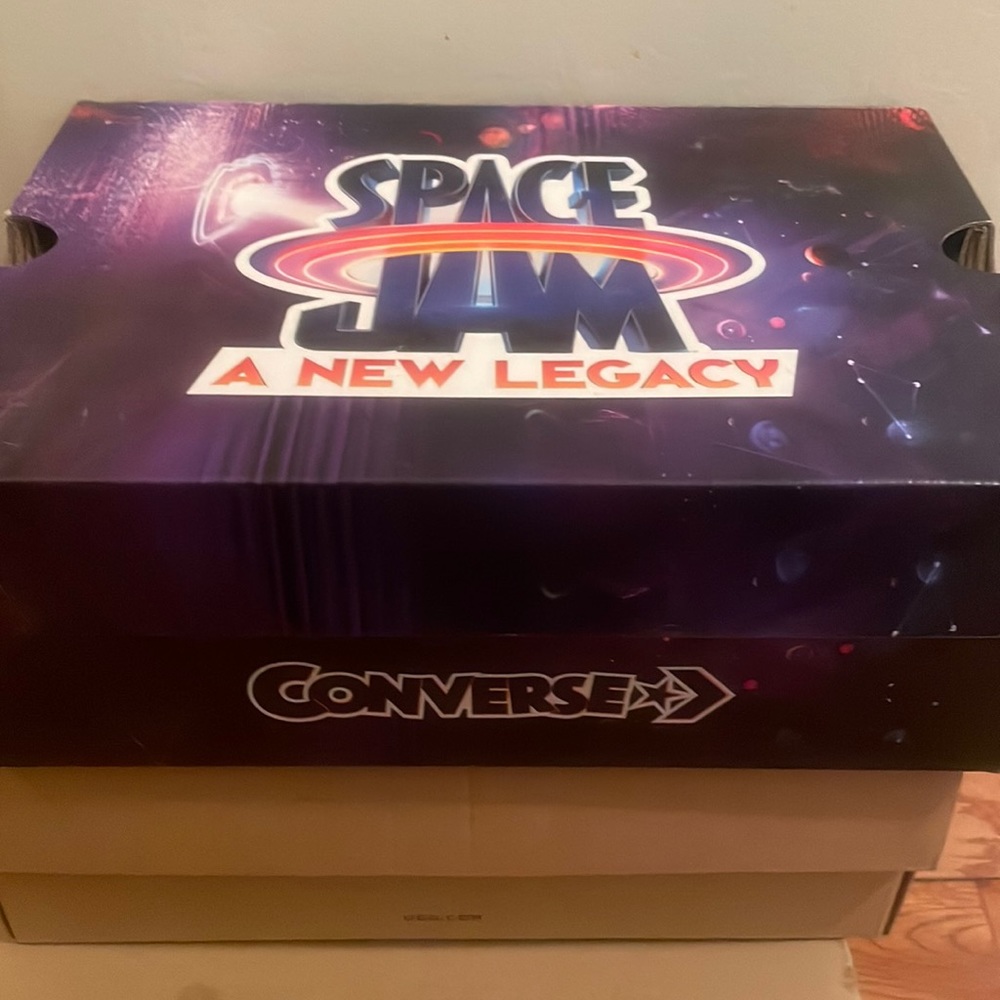 Space Jam Converse worn one time/ two laces